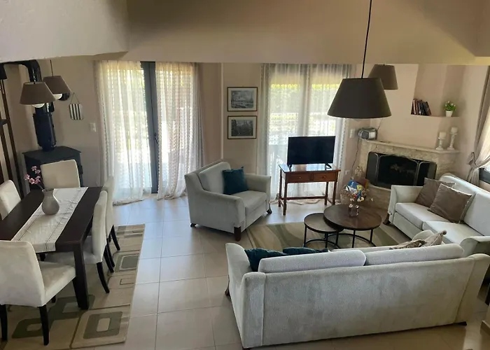 Plaka Luxury